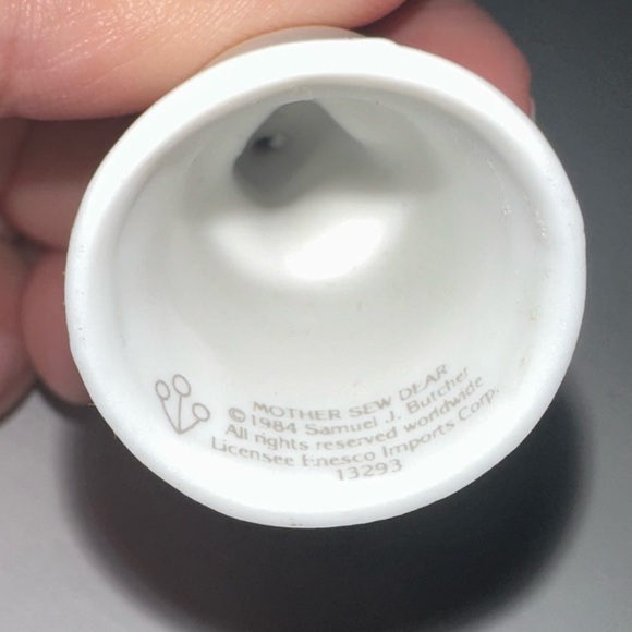 ❗️5 for $10❗️ Vintage “Mother Sew Dear” Porcelain Thimble - Picture 4 of 6